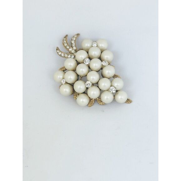 Vintage Gold Tone Grape Cluster Brooch with Faux Pearls & Clear Rhinestones - Picture 2 of 6